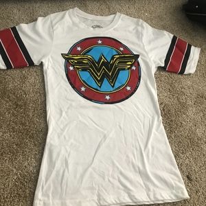 Wonder Woman T-shirt BRAND NEW